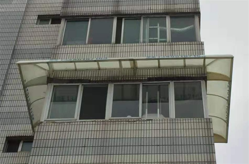 如何解決鋼結(jié)構(gòu)雨棚的漏水問(wèn)題？